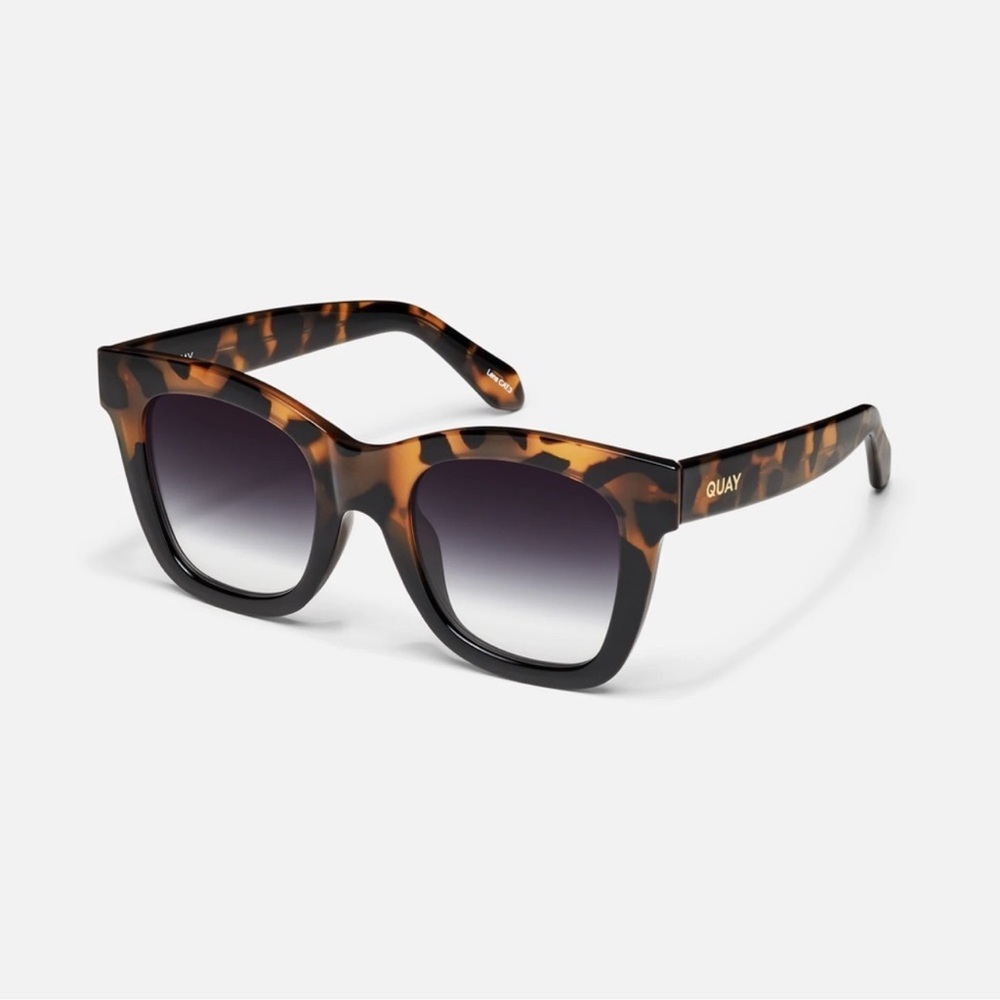 QUAY After Hours Sunglasses Black Tortoise
Combo Frame Grey Gradient Fade Lenses